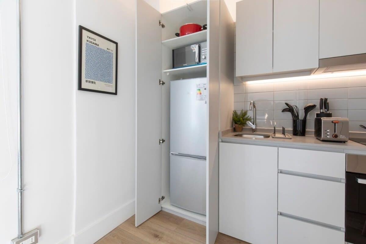 Hom I Lujoso En Calle Monjitas Apartamento
